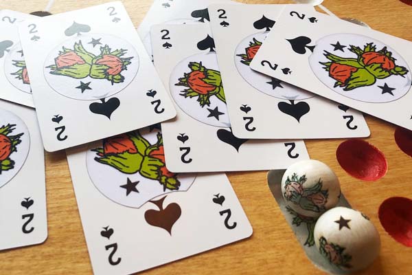 Les cartes de "Deux de Pique" personnalisée